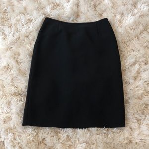 Tahari Size 4 Black Lined Pencil Skirt